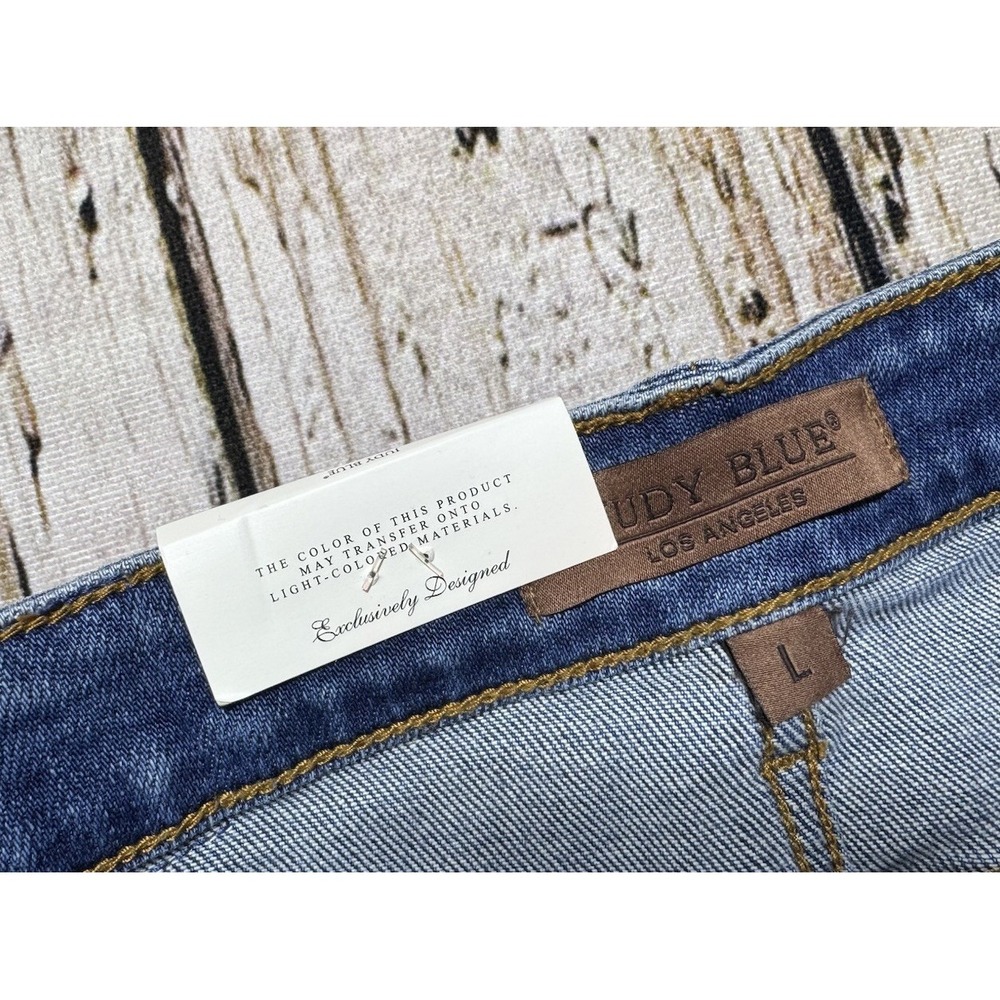 Judy Blue Women's High Waisted Sz Large Blue Denim Shorts Medium Wash NWT - Picture 3 of 7